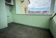 Unbefristete Dachgeschoßwohnung (mit Klimaanlage) mit Hofruhelage und Terrasse in der Flurschützstraße
