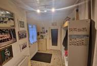 RARITÄT IN HOLLABRUNN: CHARMANTES, SANIERUNGSBEDÜRTIGES LANDHAUS MIT BAULANDRESERVE IN SEHR GUTER WOHNLAGE MIT HERRLICHEM GARTEN SAMT ALTBAUMBESTAND