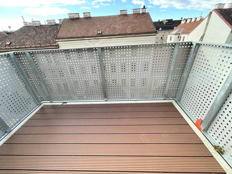 Süd-Balkon mit schönem Blick! Hochwertig ausgestattete Neubauwohnung!!