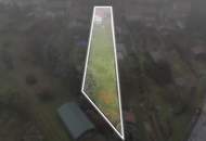 "Großzügiges Grundstück mit Altbestand"