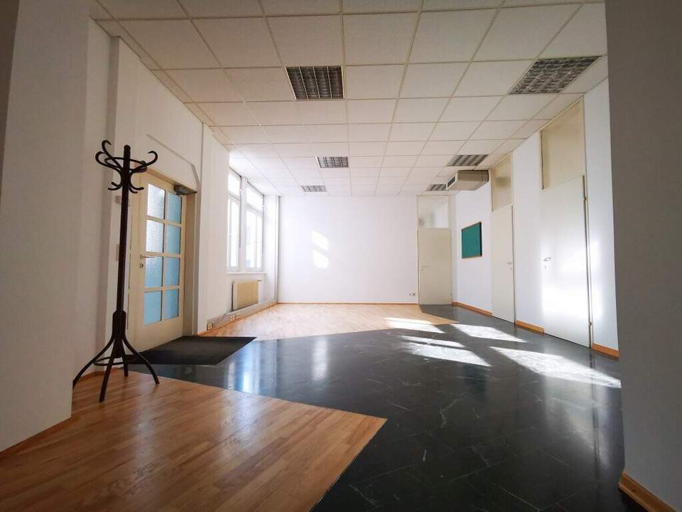 Klimatisierte Bürofläche mit großer Terrasse bei U3 Schweglerstraße!