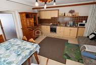 Renovierungsbedürftiges Haus mit zwei Wohneinheiten und viel Lagerfläche zu verkaufen!