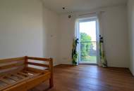 Neuwertige Familienwohnung mit Reihenhauscharakter