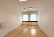 Klagenfurt - Villacher Straße: Geschäftsfläche mit PKW Stellplätzen