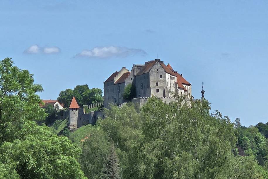 Baugrundstück mit Burgblick – Wohnen in Österreich, profitieren von Burghausen, Grund und Boden-kauf, 159.000,€, 5122 Braunau am Inn