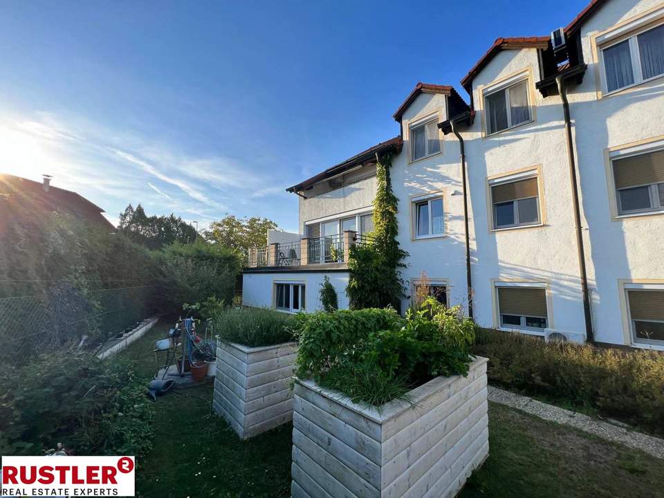 4-Zimmer Wohnung mit Wintergarten und Terrasse