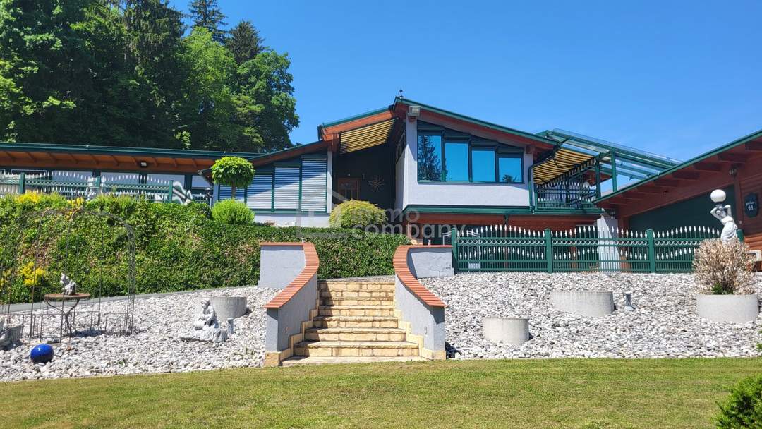 Verstecktes Luxusrefugium mit parkähnlichem Garten & privatem Wellnessbereich