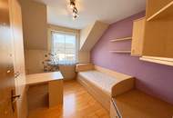 Eigentumswohnung mit ca. 88 m² Wohnfläche, Loggia mit Blick in den Garten und Tiefgaragenstellplatz!