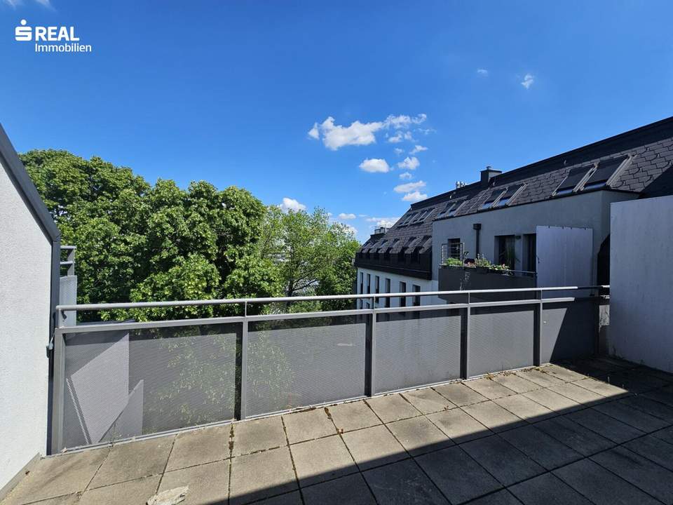 Moderne 4-Zimmer Loggiawohnung mit neuer Küche