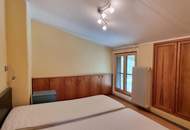 GERÄUMIGES EIN / ZWEIFAMILIENHAUS IN SONNIGER LAGE