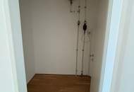 Wohnen in den DRAGONERHÖFEN von Wels - gepflegte 2-Zimmer Wohnung mit modernem Badezimmer (inkl. Wanne) | Ab 01.06.2026 verfügbar!