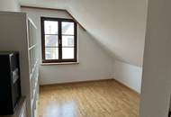Der nächste Sommer kommt bestimmt! Coole DG Wohnung mit großer Loggia und Seenähe!