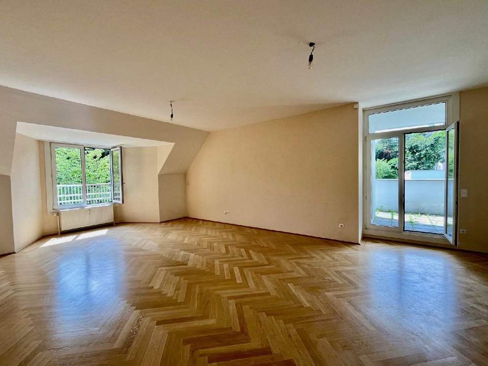 4 Zimmer Dachgeschoß mit Loggia und Grünblick