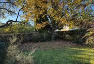 Sanierungsbedürftiges Einfamilienhaus mit großzügiger Terrasse und schönem Baumgarten