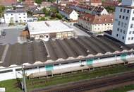 Großzügige Industriehalle in St. Valentin mit Einfahrtstor und überdachter Zufahrt