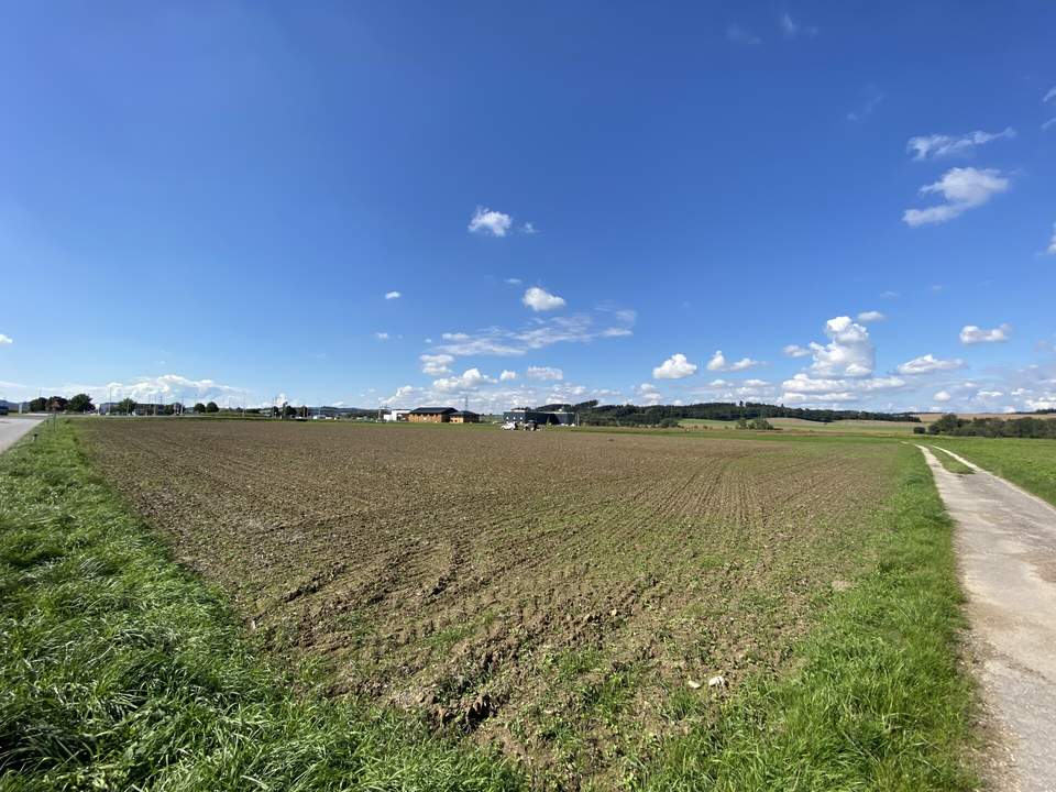 Grundstück in Bauerwartungsland - Toplage an der B1