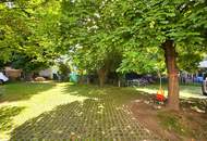 Die Gelegenheit! Entzückende Altbauwohnung mit hofseitiger Terrasse bzw. Garten + Saniertes Altbauhaus mit großem Innenhof + Beste Infrastrukur und Anbindung! Jetzt zugreifen!