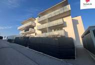 Modern &amp; gemütlich -- 3-Zimmer-Wohnung mit Garten, Garage &amp; Carport (BJ 2022)