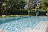 Exklusive Stadtoase mit Eigengarten und Pool Nähe American International School!