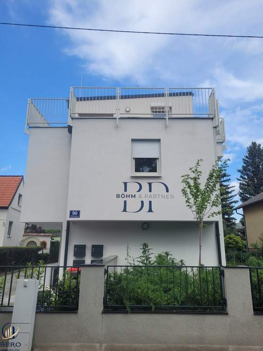 "Einziehen und den Sommer im eigenen Haus mit Terrasse und Garten genießen"