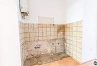 Sanierungsbedürftige Altbau-Wohnung in Gründerzeithaus nähe U3