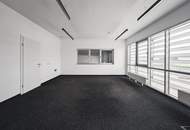 Produktionshalle mit ca. 800m² inkl. modernem Büro || Parkplätze || 3 Sektionaltore