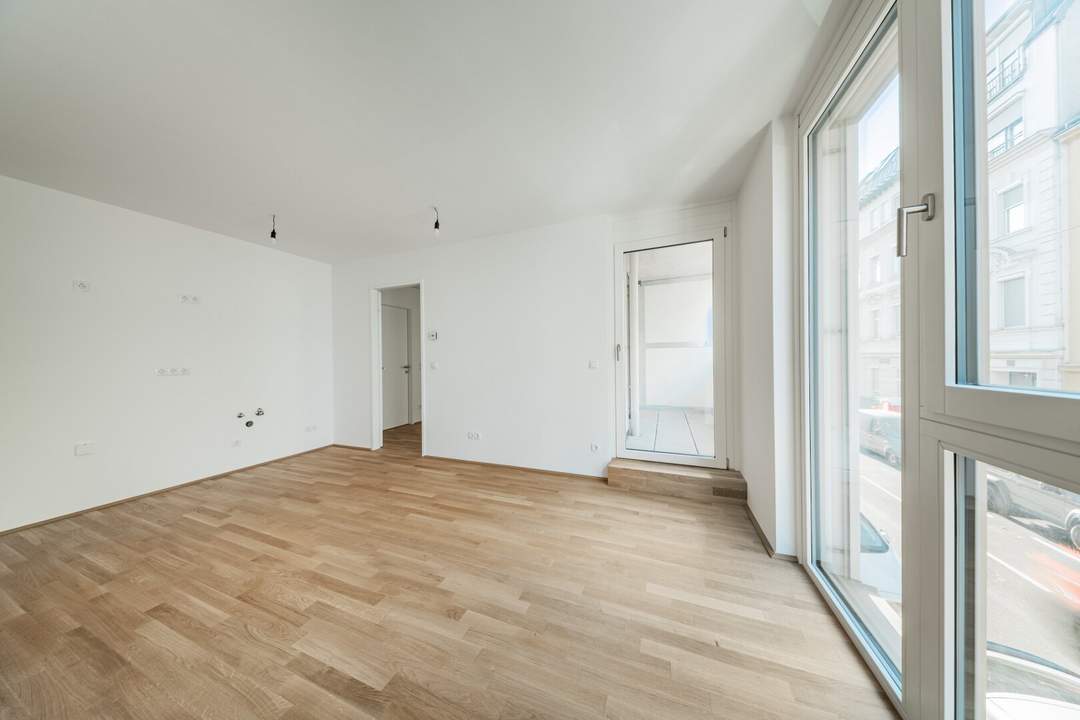 ERSTBEZUG >> bodentiefe Fenster in westseitiger Wohnung mit Loggia >> TOP LAGE