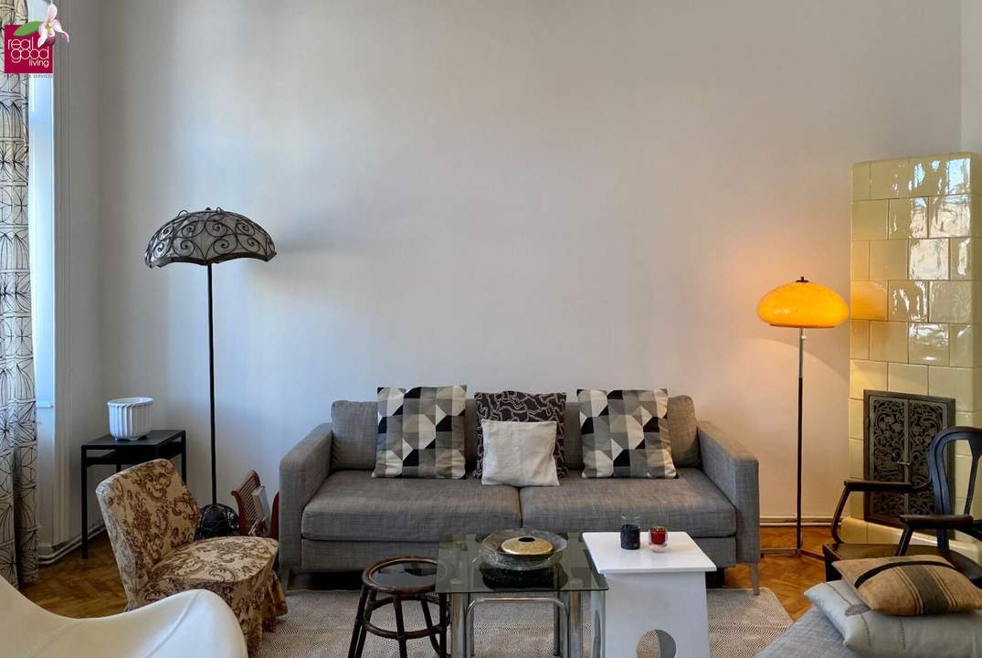 Wunderschöne, möblierte 3 Zimmerwohnung mit einem kleinen, aber sehr feinen Klopfbalkon in sehr guter Lage des 9. Bezirks