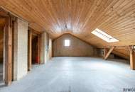 MIETKAUF | Ca. 404 m² Nutzfläche | Sanierungsbedürftig | Potenzial zum Luxuseinfamilienhaus oder Mehrgenerationenhaus | Ost/West | Großer Garten &amp; Garage