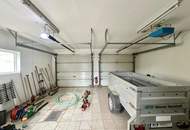 Großzügiges Wohnhaus mit Pool, Heimkino und Sauna in ruhiger Lage!