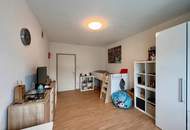 Helle 6-Zimmer-Wohnung mit 2 Balkonen, 2 Bädern und Kamin