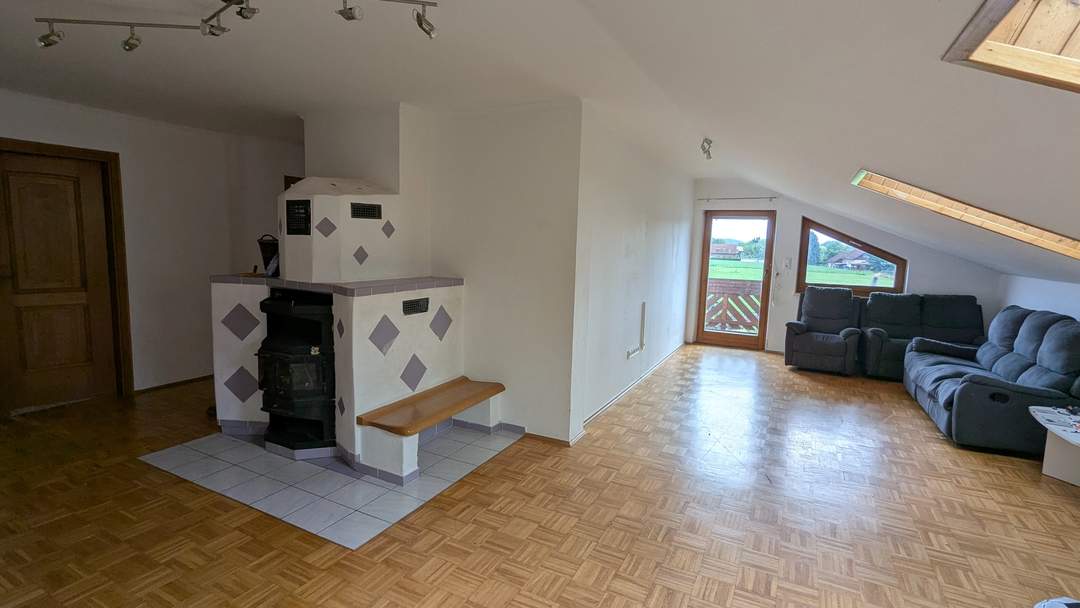 Geräumige 5-Zimmer-Wohnung mit Balkon und Parkplätzen (Provisionsfrei)