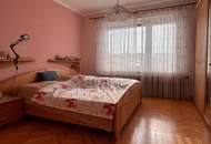 Großzügige 4-Zimmer-Wohnung mit Terrasse