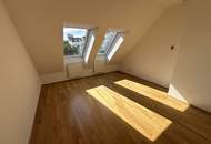 Stilvoll wohnen am Rooseveltplatz: 4-Zimmer-Dachgeschoss mit Terrasse