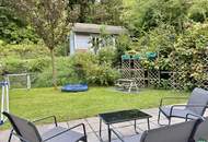 Großer Eigengarten: 4-Zimmer-Wohnung mit Saunahäuschen