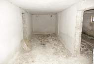 Geräumiges, voll unterkellertes Wohnhaus - zum Fertigstellen!