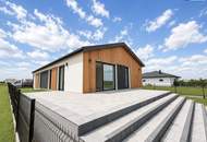 SONNENUNTERGÄNGE INKLUSIVE – EXKLUSIVER DESIGN-BUNGALOW MIT 5 ZIMMERN, PHOTOVOLTAIK &amp; 750 M² GRUND!