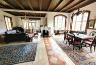 Französisches Jagd-Chalet – nur 30 Minuten von Wien: 2.480 m² Grundstück in unverbaubarer Ruhelage