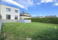 "Ihr neues Zuhause in Reichersdorf – Doppelhaushälfte mit Pool &amp; Traumgarten"