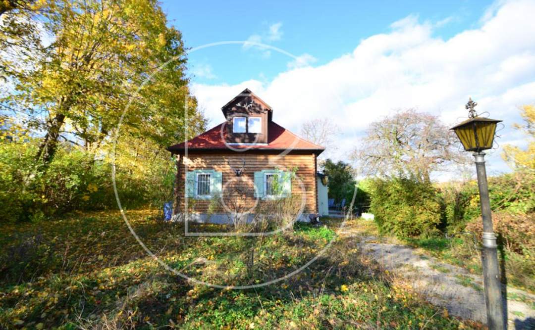 Charmantes Einfamilienhäuschen auf großem Grund in hervorragender Lage!