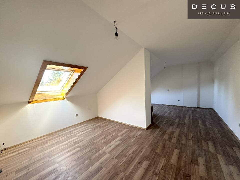 | TOLLE KLEINWOHNUNG | CA. 35m² | MIT BLICK INS GRÜNE | 4.OG. | DACHGESCHOSS