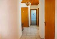 GEDIEGENES HAUS MIT ZWEI WOHNEINHEITEN UND GROSSEM GARTEN!