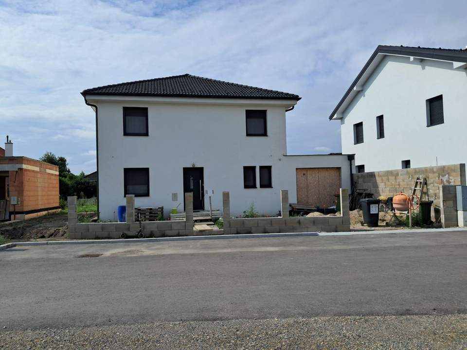 Modernes Neubau-Einfamilienhaus
