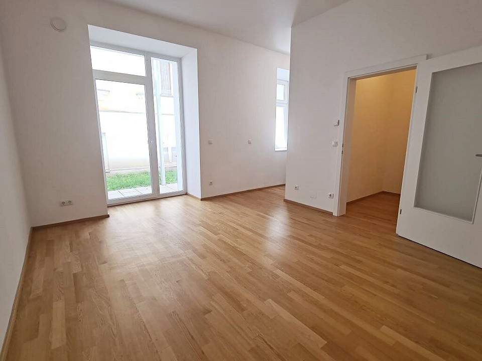 UNBEFRISTET, gepflegte 47 m2 Altbau mit 27 m2 Garten/Terrasse, 2 Zimmer, Kochnische, Wannenbad, Parketten, Randhartingergasse