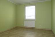 TOP LAGE - NEU RENOVIERTES 4 ZIMMER APARTMENT MIT LOGGIA