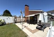 Viel barrierefreier Wohnraum, Platz für gemeinsame Werte und Indoor-Pool // Much barrier-free living-space, room for shared values, and indoor pool //