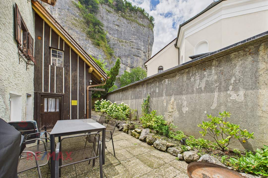 Felsenfest investieren – Zinshaus mit Naturkulisse