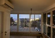 Freifläche auf zwei Terrassen mit Schönbrunnblick und Blick auf Steinhofkirche: neu sanierte und klimatisierte 2-Zimmer-Wohnung!