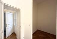 Großzügige 2-Zimmer-Altbauwohnung mit ca. 95 m² - UNBEFRISTET // Spacious 2-Room Period Apartment of approx. 95 m² - UNLIMITED RENT //