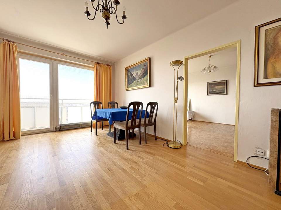 Sonnige Eigentumswohnung mit 2 Balkonen und fantastischer Aussicht